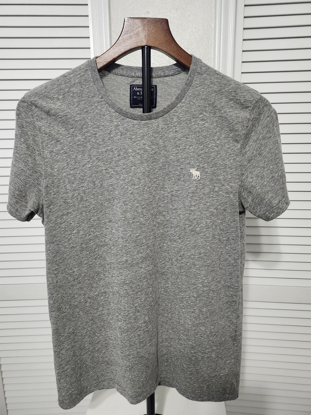 Abercrombie & Fitch Men's Heather Grey Crew Tee with Logo